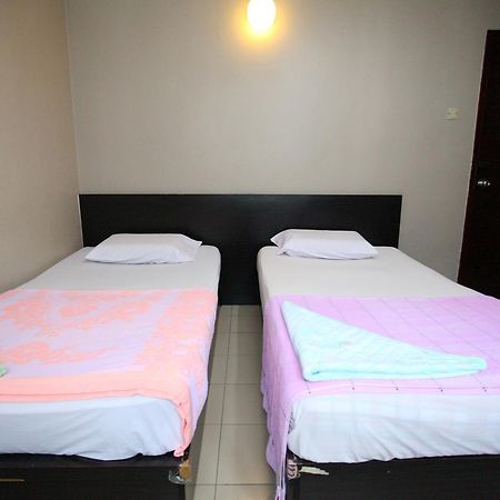Mandarin Hotel Kuching Extérieur photo
