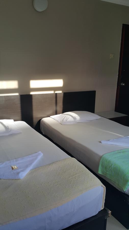 Mandarin Hotel Kuching Extérieur photo