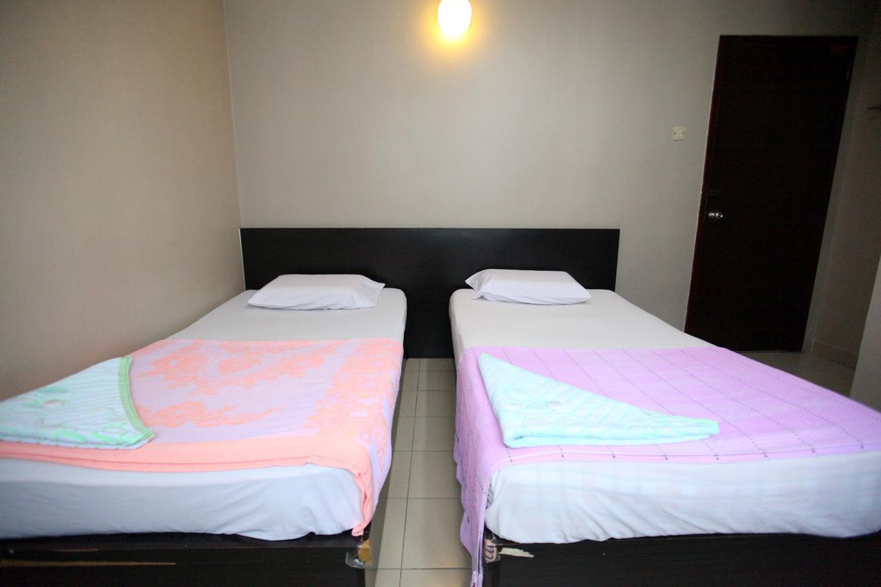 Mandarin Hotel Kuching Extérieur photo