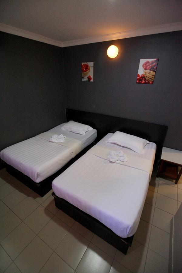 Mandarin Hotel Kuching Extérieur photo