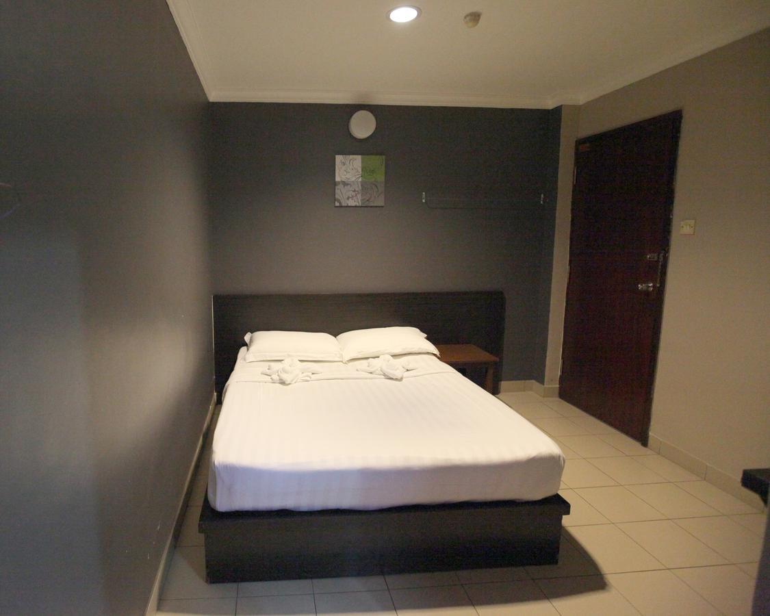 Mandarin Hotel Kuching Extérieur photo